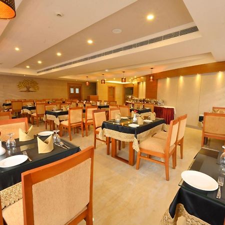 Hotel Kabani International Muvattupuzha Exterior foto