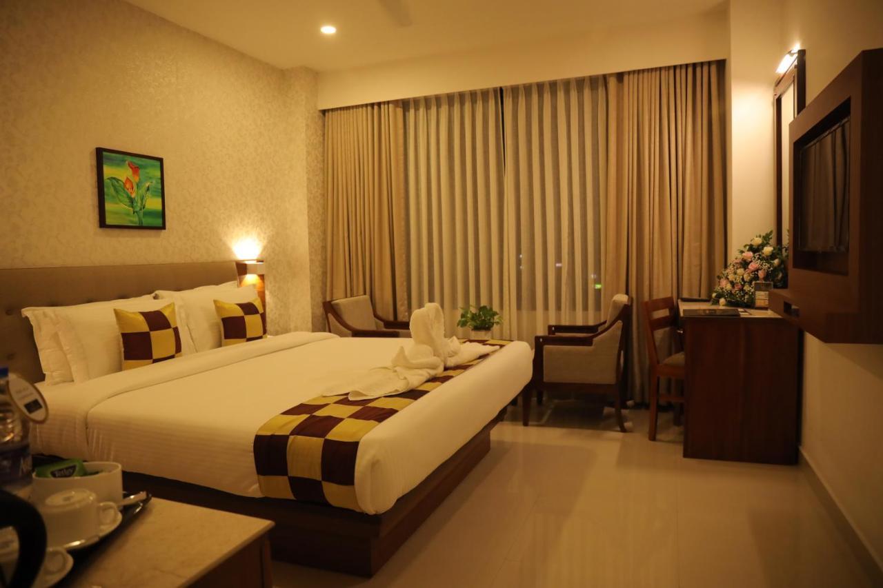 Hotel Kabani International Muvattupuzha Exterior foto