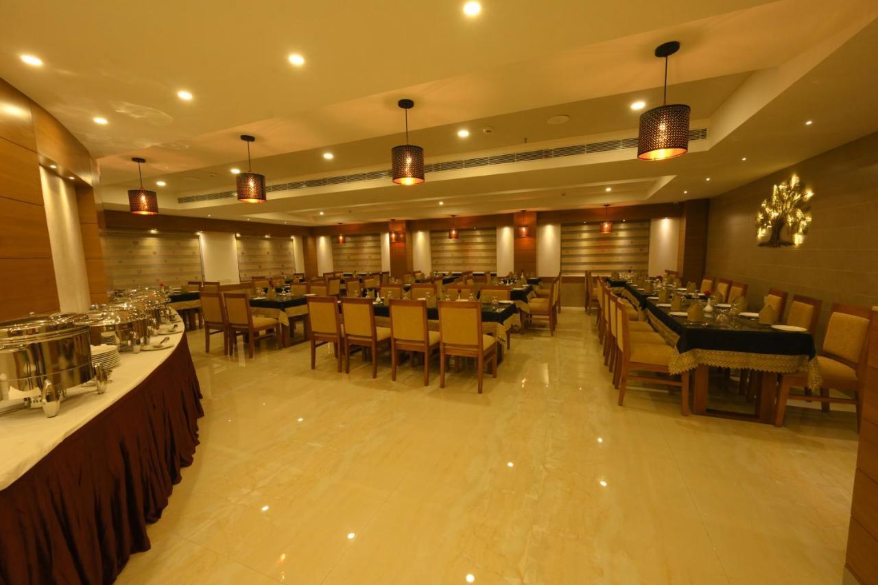 Hotel Kabani International Muvattupuzha Exterior foto