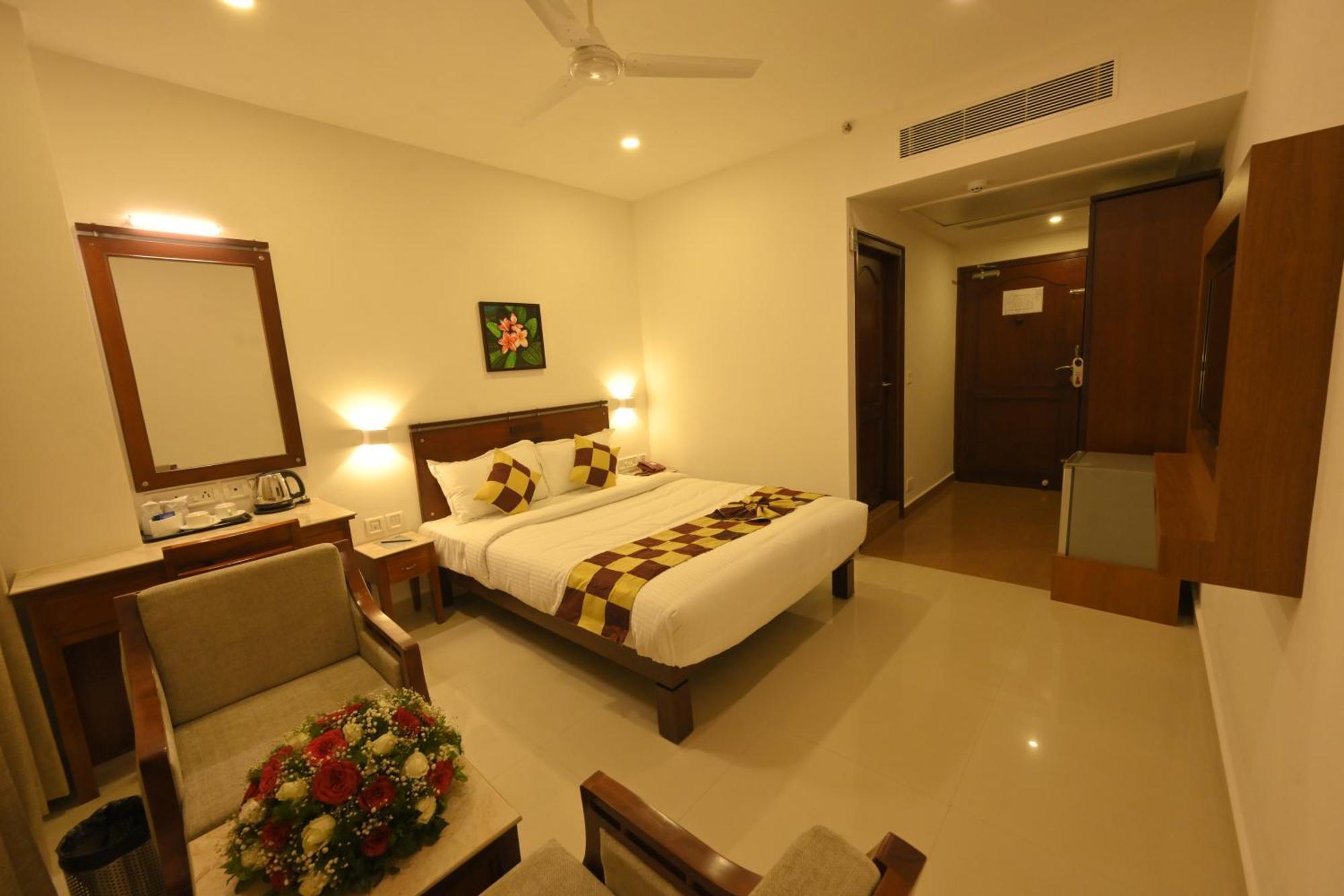 Hotel Kabani International Muvattupuzha Exterior foto