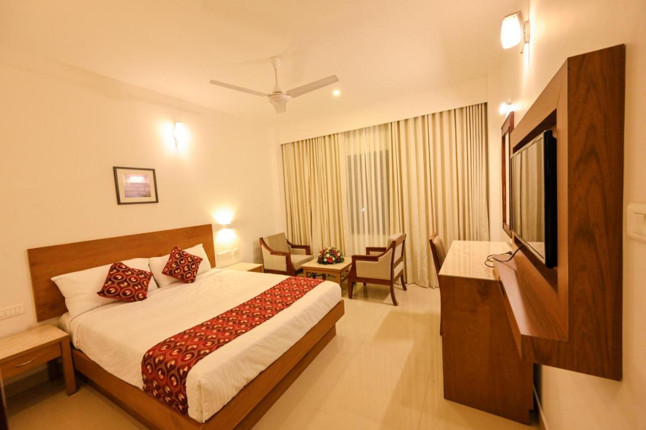 Hotel Kabani International Muvattupuzha Exterior foto