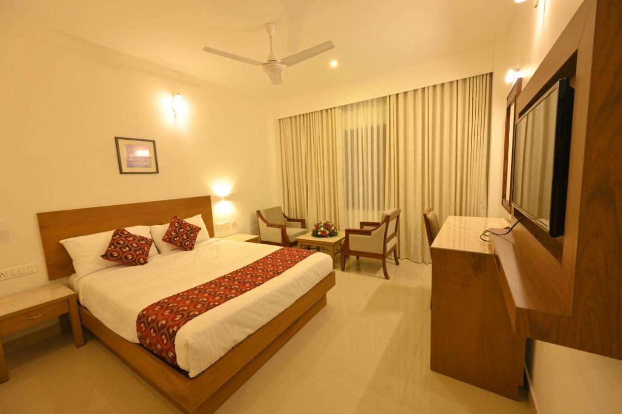 Hotel Kabani International Muvattupuzha Exterior foto