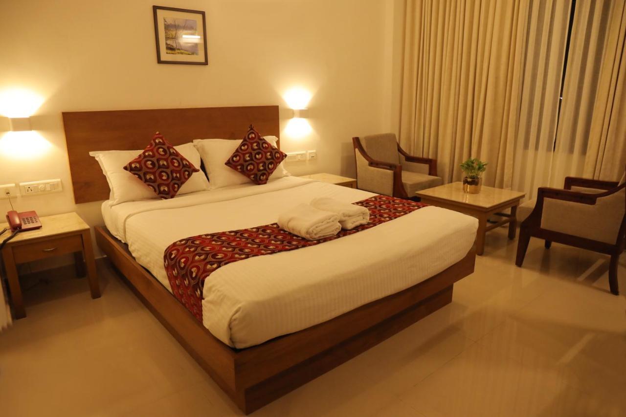 Hotel Kabani International Muvattupuzha Exterior foto